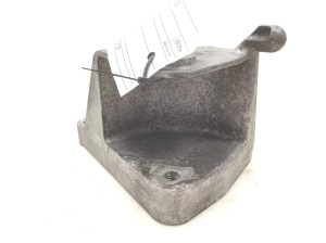  Engine holder 