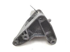  Engine holder 