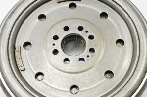  Clutch flywheel 