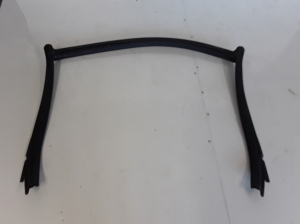  Windscreen rim 