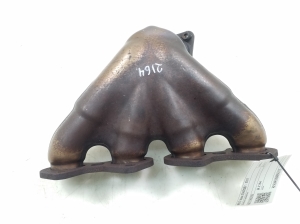  Exhaust manifold 