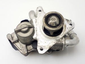  EGR valve 