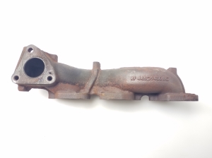  Exhaust manifold 