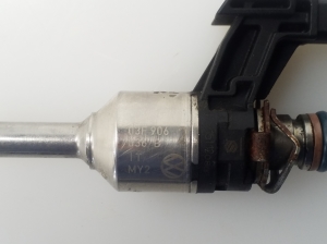  Fuel injector 