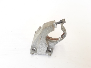   Front axle bracket 