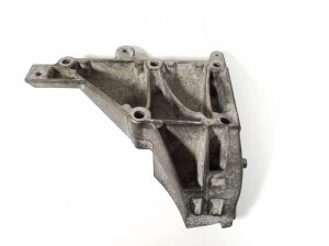  Engine holder 