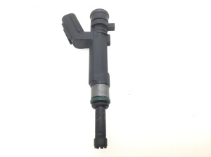  Fuel injector 