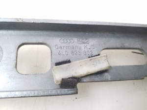  Engine cover hinge 