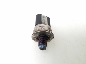  High pressure fuel line sensor 