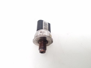  High pressure fuel line sensor 