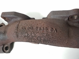  Exhaust manifold 