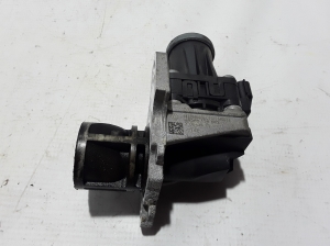  EGR valve 