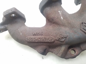  Exhaust manifold 