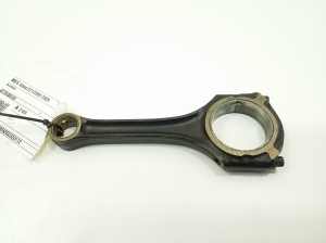  Connecting rod 