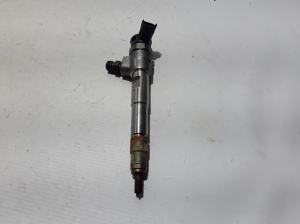  Fuel injector 