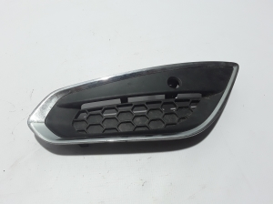  Front bumper lower grille 