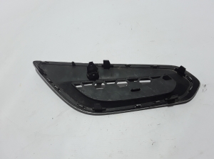  Front bumper lower grille 