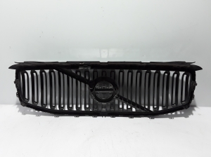  Front grille 