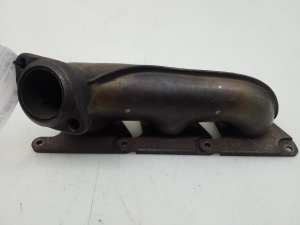  Exhaust manifold 