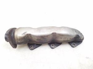  Exhaust manifold 