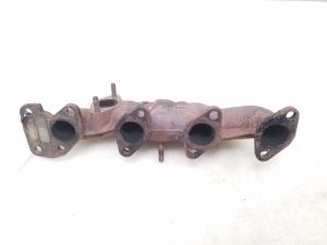  Exhaust manifold 