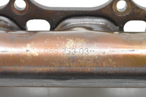  Exhaust manifold 