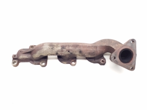  Exhaust manifold 