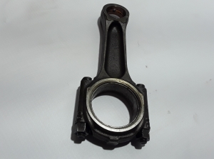  Connecting rod 