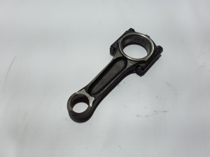  Connecting rod 