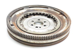  Clutch flywheel 