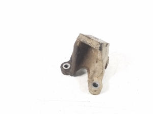  Engine holder 