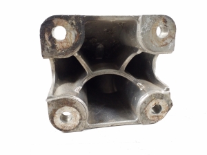  Engine holder 