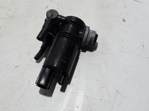  Moteur lave vitre avant 