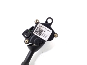  Steering wheel adjustment switch 