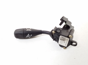  Steering wheel adjustment switch 