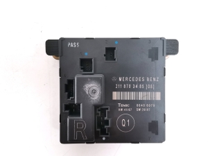  Rear side door control unit 