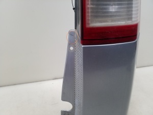  Rear corner lamp and its details 