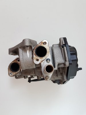  EGR valve 