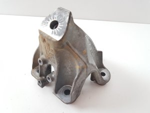  Engine holder 