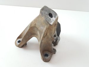  Engine holder 