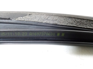  Rear side door sealing rubber 