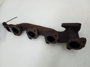  Exhaust manifold 