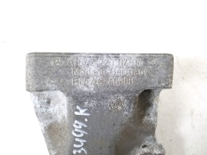  Engine holder 