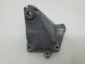  Engine holder 