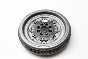  Clutch flywheel 