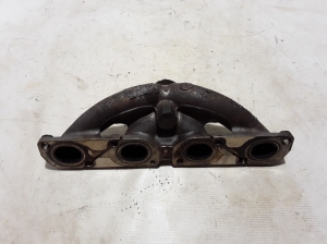  Exhaust manifold 