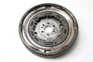  Clutch flywheel 