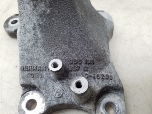  Engine holder 