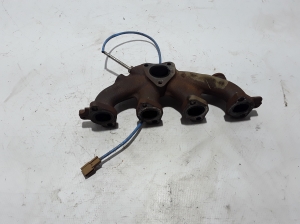  Exhaust manifold 