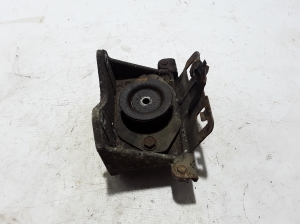  Engine holder 